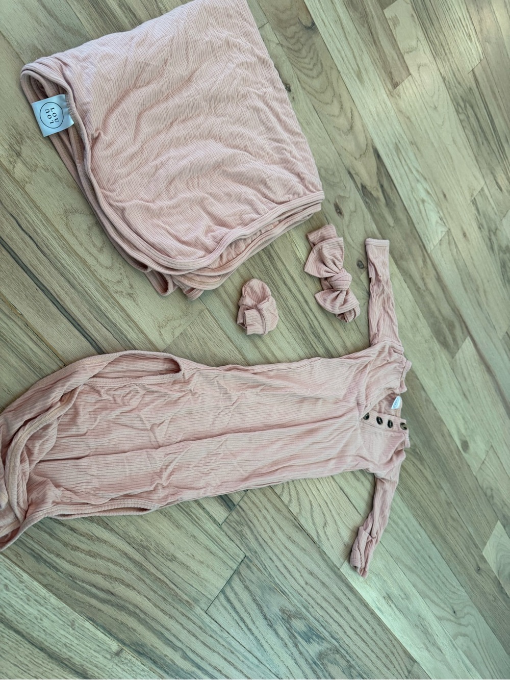 Lou Lou & Company Blush Ribbed Gown, Swaddle & Headband Set